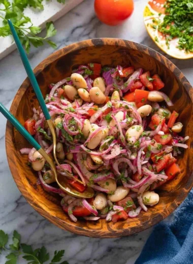 Delicious Turkish Piyaz salad made with white beans and fresh vegetables