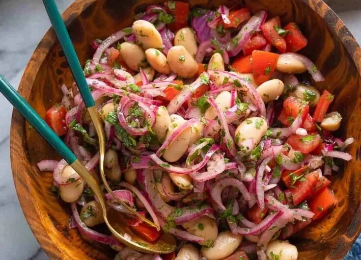 Delicious Turkish Piyaz salad made with white beans and fresh vegetables