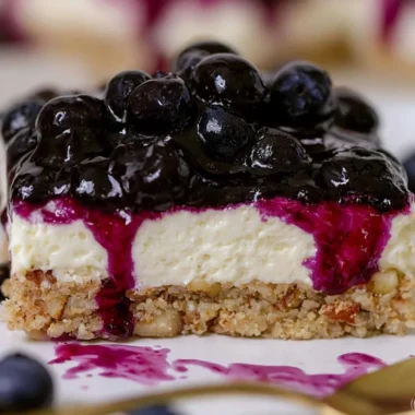 Delicious blueberry dessert squares and jamboree for fall berry treats.