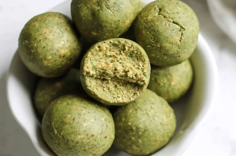 No bake matcha snack bites recipe with green tea flavor and healthy ingredients